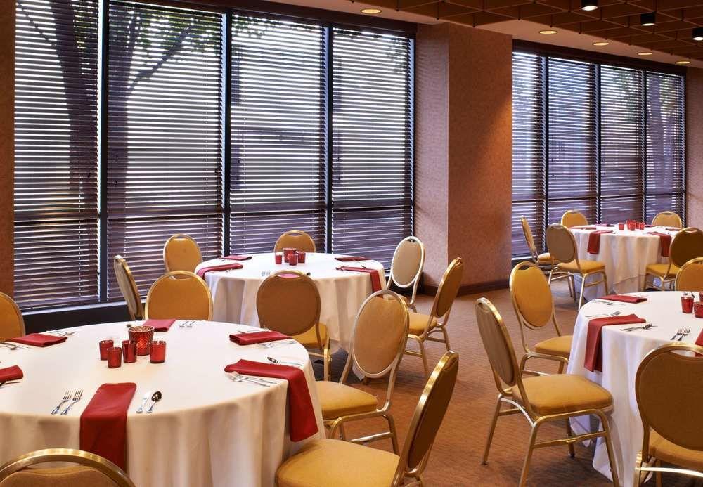 Charleston Marriott Town Center Hotel Bagian luar foto