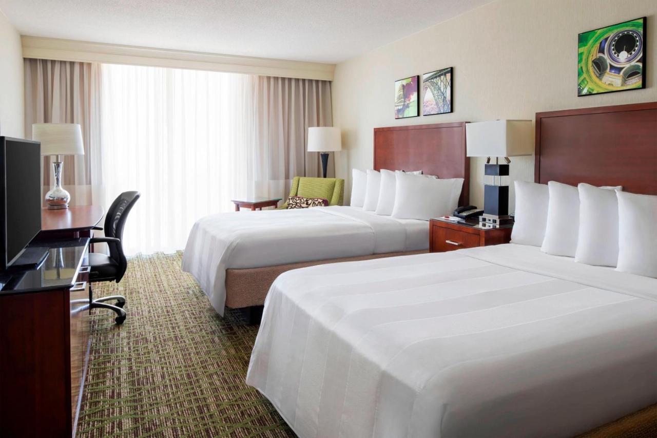 Charleston Marriott Town Center Hotel Bagian luar foto