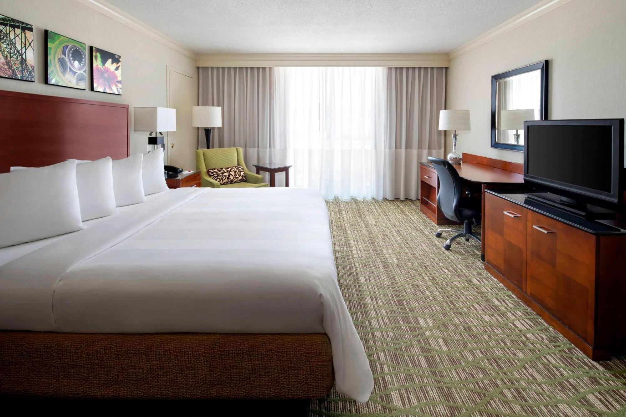 Charleston Marriott Town Center Hotel Bagian luar foto