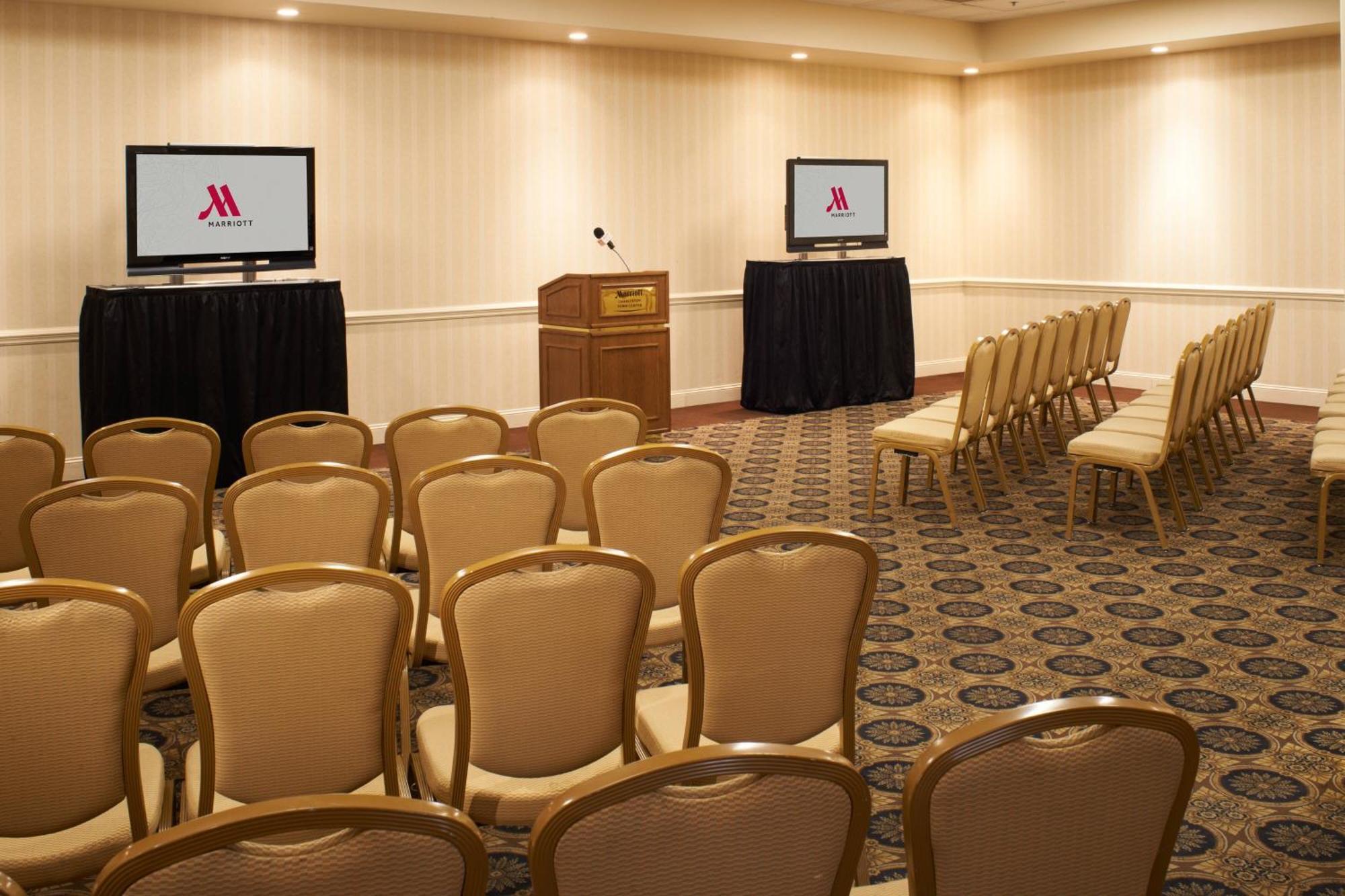 Charleston Marriott Town Center Hotel Bagian luar foto