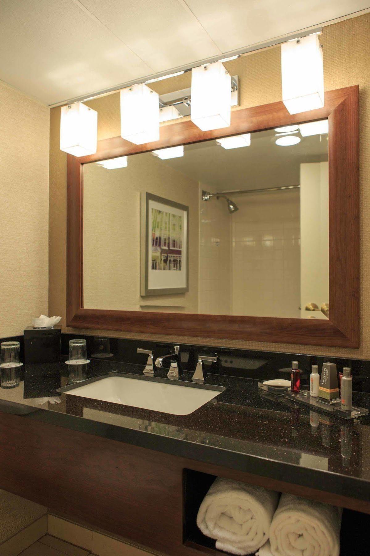 Charleston Marriott Town Center Hotel Bagian luar foto